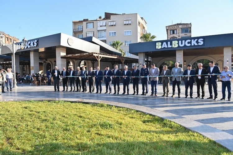 Balıkesir Büyükşehir'den tartışma yaratan Balbucks kafe