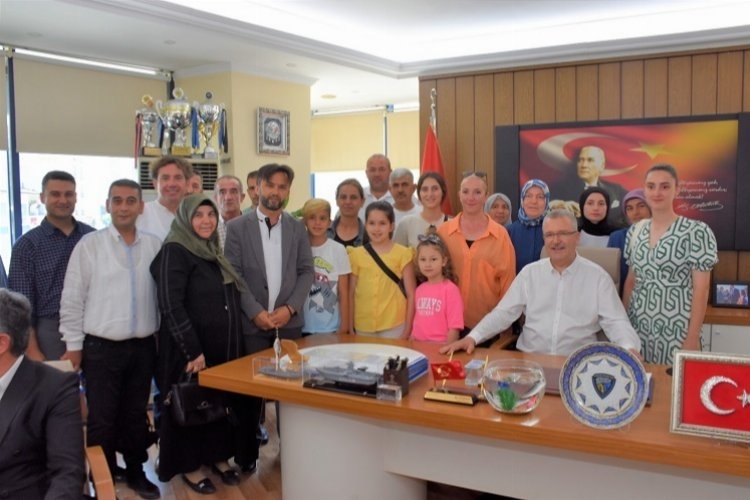 Bursa Karacabey'de bayramlaşma halk buluşmasına dönüyor