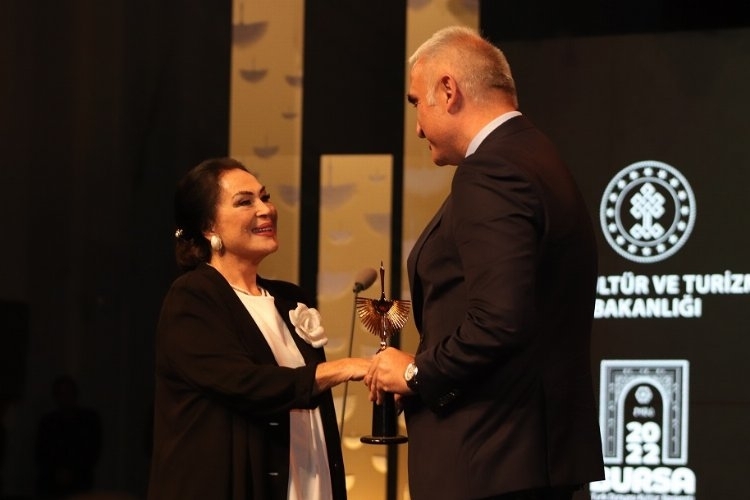 Korkut Ata'da sinemanın sultanına 'vefa' ödülü verildi