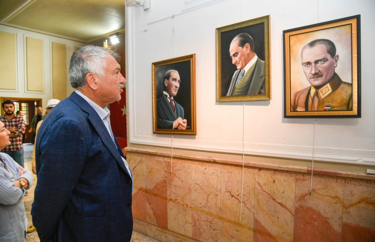 184 Atatürk Portresi 75. Yıl Sanat Galerisi’nde Sergileniyor