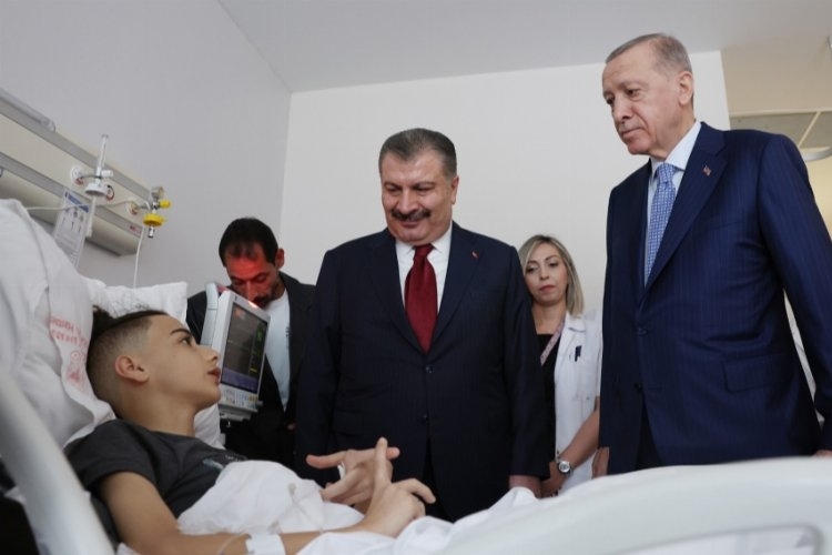 Başkan Erdoğan'dan hastalara ziyaret